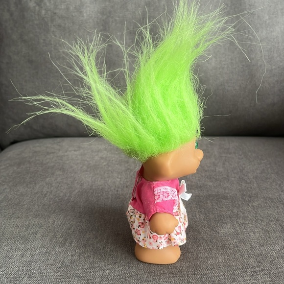 💚 HOST PICK 💚 Vintage Green Haired Troll Doll in Pink Dress - Picture 5 of 10